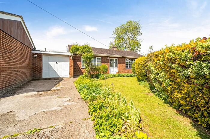 3 Bedroom Detached Bungalow For Sale In Hill View, Aylesbury, HP18