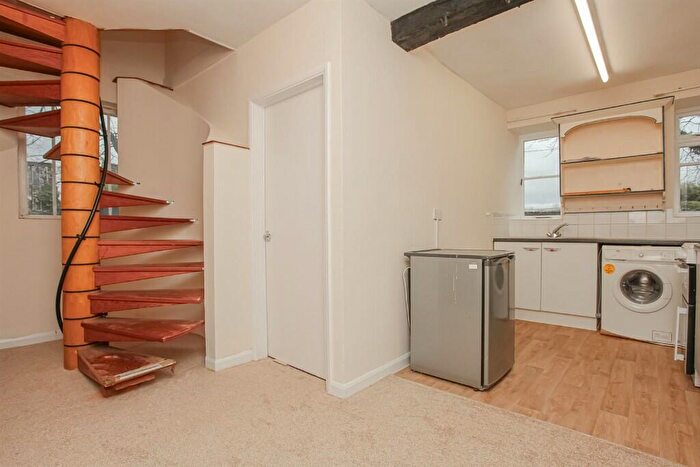1 Bedroom Semi-Detached House To Rent In Lower Farm, Lower Radley, OX14
