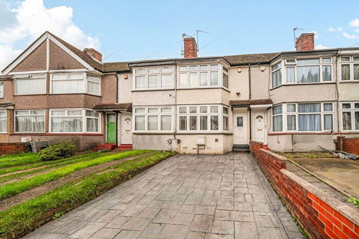 2 Bedroom Terraced House For Sale In Parkside Avenue, Bexleyheath, DA7