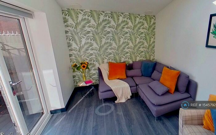 6 Bedroom Terraced House To Rent In Fairbank Avenue, Manchester, M14