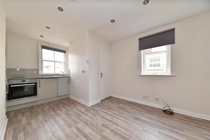 Studio To Rent In Nightingale Road, Hitchin, SG5