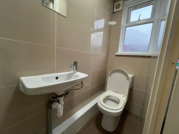 5 Bedroom Terraced House To Rent In Usher Road, London, E3