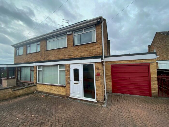 3 Bedroom Semi-Detached House To Rent In Farleys Lane, Hucknall, NG15