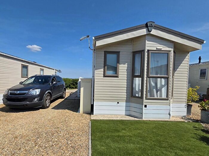 2 Bedroom Park Home For Sale In Claypits, Eastington, GL10