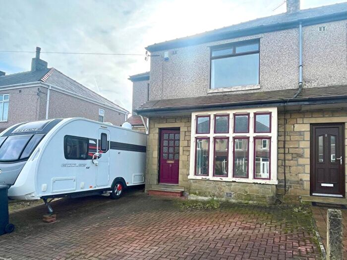 3 Bedroom Terraced House For Sale In Newlands Grove, Halifax, HX3