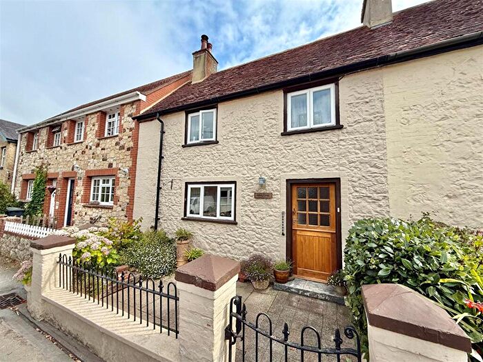 2 Bedroom Cottage For Sale In Freshwater, Isle Of Wight, PO40