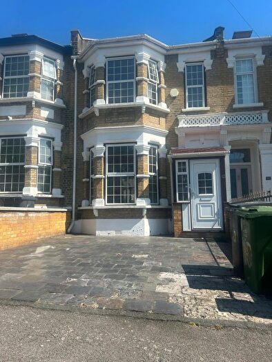 5 Bedroom Terraced House To Rent In Kings Road, London, E11