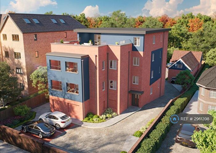 2 Bedroom Flat To Rent In Treetops Apartments, Leatherhead, KT22