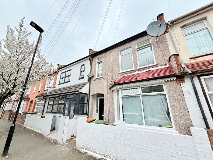 4 Bedroom Terraced House To Rent In Stevenage Road, London, E6