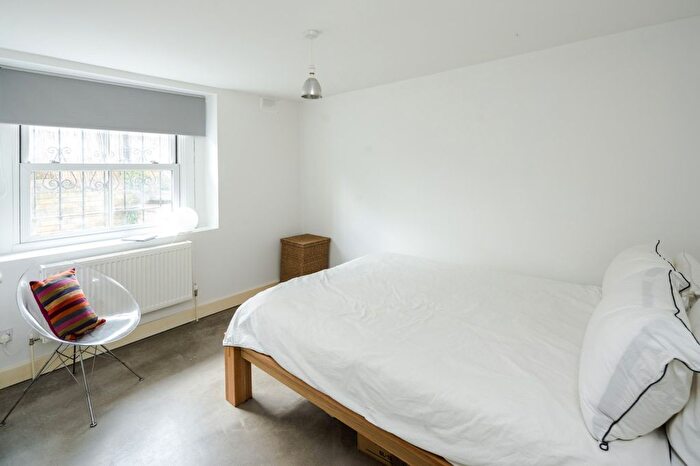 1 Bedroom Flat For Sale In New Cross Road, London, SE14