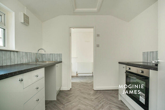 2 Bedroom Flat To Rent In Llandaff Road, Cardiff, CF11