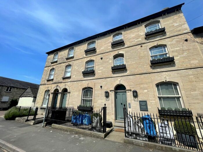 2 Bedroom Flat To Rent In Queen Street, Cirencester, GL7