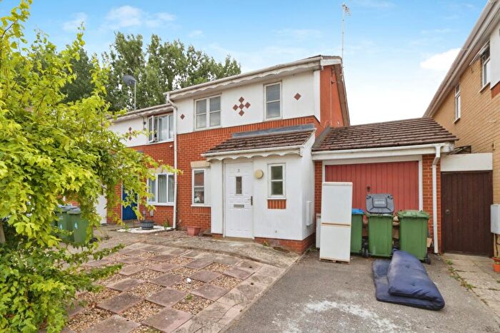 4 Bedroom House For Sale In Ridge Close, London, SE28