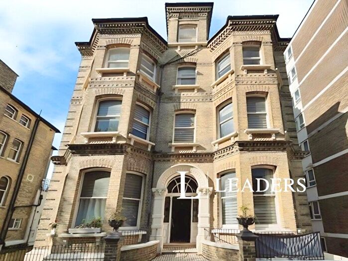 Studio To Rent In The Drive, Hove, East Sussex, BN3