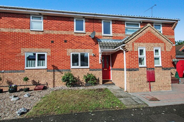 2 Bedroom Terraced House For Sale In Northampton Grove, Basildon, SS16