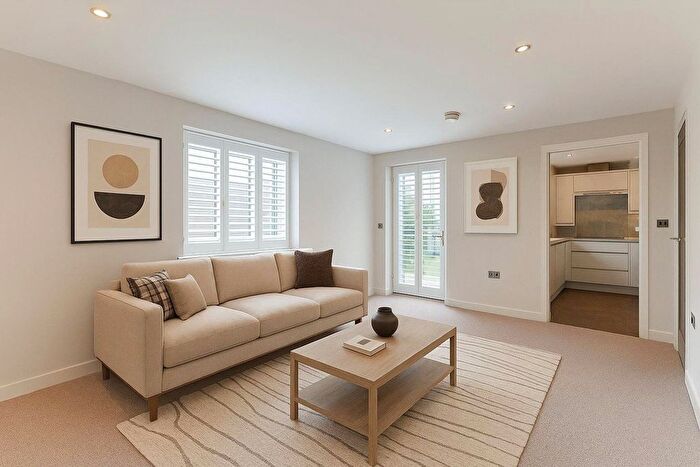 2 Bedroom Flat For Sale In Delhi Close, Poole, Dorset, BH14