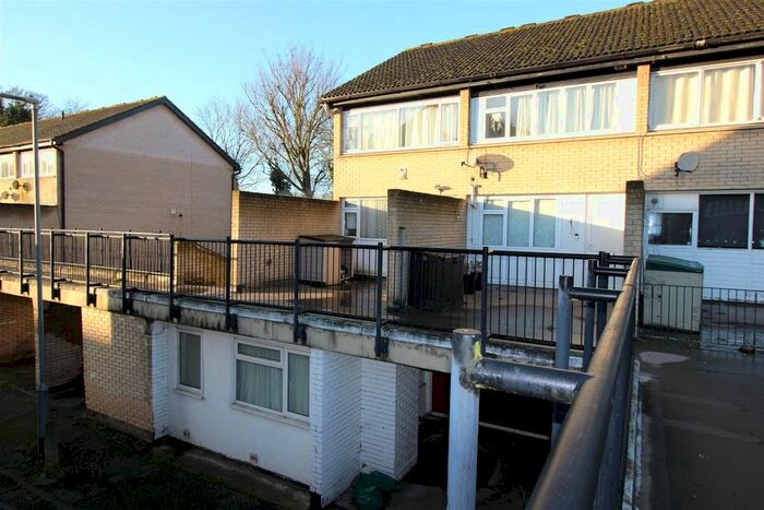 5 Bedroom Detached House To Rent In Barchester Close, Cowley, Uxbridge, UB8