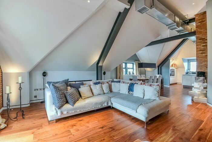 2 Bedroom Flat To Rent In Upper Park Road, Bromley, BR1