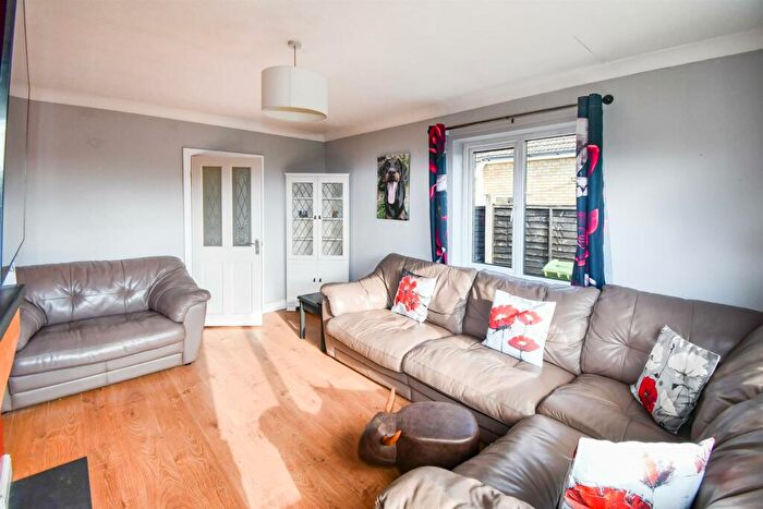 2 Bedroom Bungalow For Sale In Mill Crescent, Scotter, Gainsborough, DN21