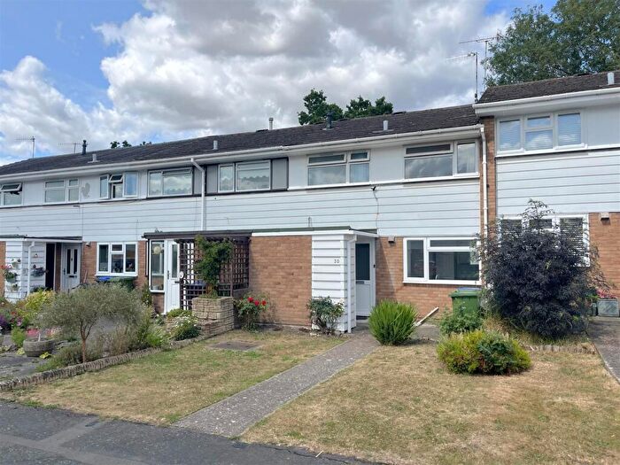 2 Bedroom House For Sale In Antelope Gardens, Warwick, CV34