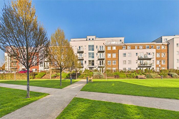 2 Bedroom Flat For Sale In Heathland Court, Grebe Way, Maidenhead, Berkshire, SL6