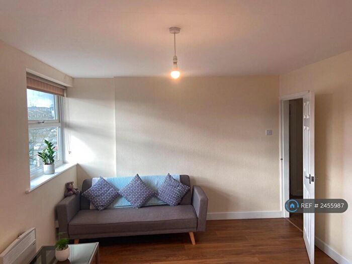 1 Bedroom Flat To Rent In Warwick House, Kenilworth, CV8