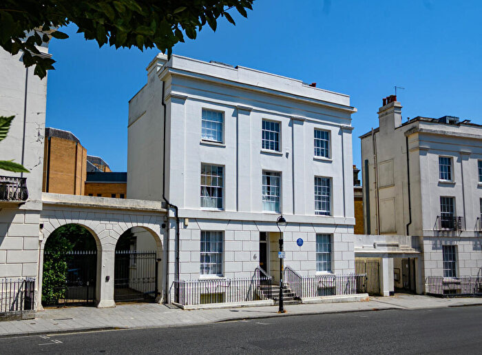 Apartment For Sale In Flat, Carlton Crescent, Southampton, Hampshire, SO15