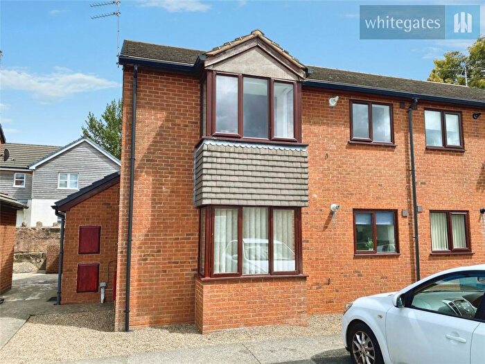2 Bedroom Flat To Rent In Nant Court, Park Road, Coedpoeth, Wrexham, LL11