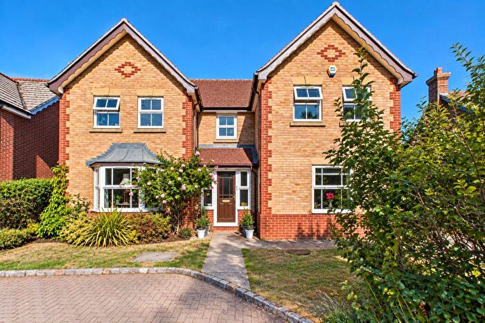 4 Bedroom Detached House For Sale In Sundew Close, Lightwater, Surrey, GU18