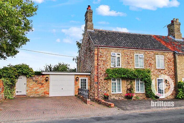 3 Bedroom Cottage For Sale In Stunning Character Cottage On Marham Road, Fincham, PE33