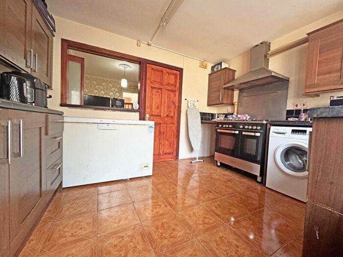 3 Bedroom End Of Terrace House For Sale In Greswold Street, West Bromwich, B71