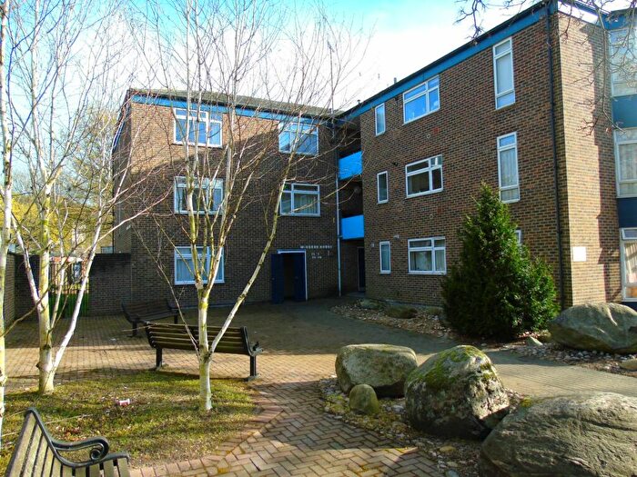 1 Bedroom Flat To Rent In Lawn Street, Windsor House Lawn Street, SO23