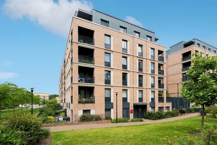 2 Bedroom Flat To Rent In Denman Avenue, Southall, UB2