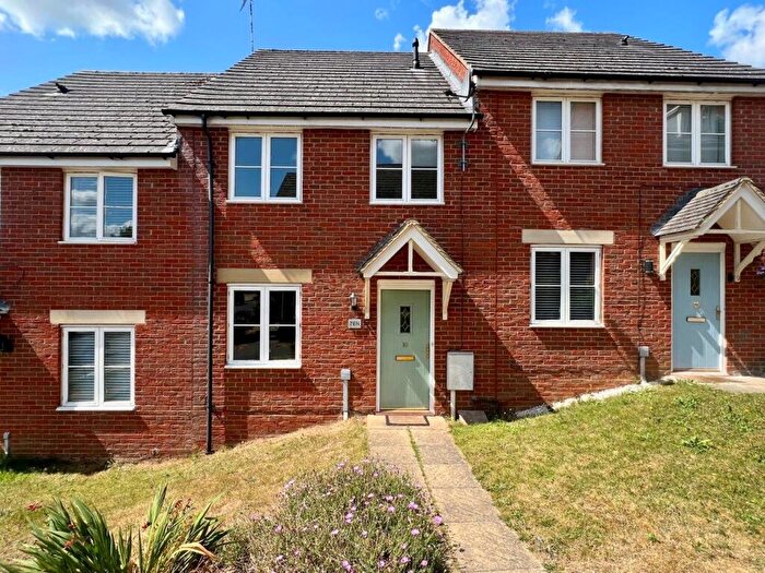 3 Bedroom Terraced House To Rent In Packwood Close, Middlemore, NN11