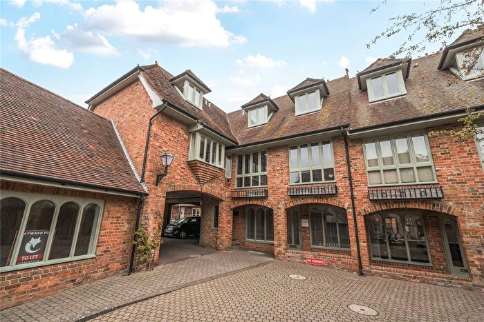2 Bedroom Flat To Rent In Roundhouse Court, Lymington, Hampshire, SO41
