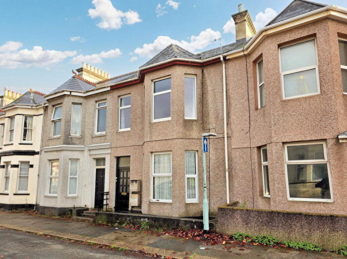 2 Bedroom Flat For Sale In Cotehele Avenue, Plymouth, PL4