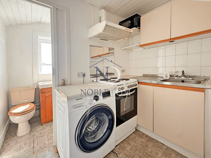 2 Bedroom Terraced House For Sale In Bristow Road, Hounslow, TW3