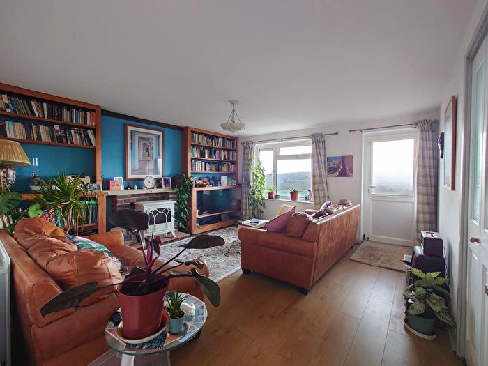 2 Bedroom Flat To Rent In Hillcrest Road, Newhaven, BN9