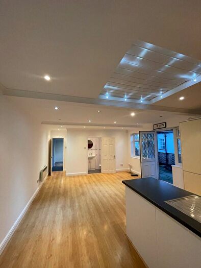 1 Bedroom Flat To Rent In Lansdowne Road, South Woodford, London, E18