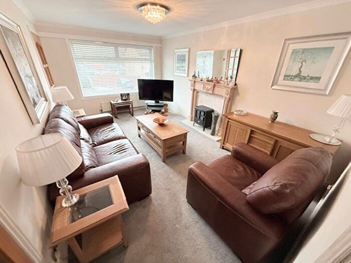 2 Bedroom Semi-Detached Bungalow For Sale In Balmoral Drive, Kirkcaldy, KY2