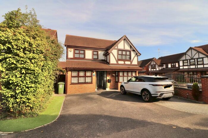 4 Bedroom Detached House To Rent In Catharine Close Chafford Hundred, RM16