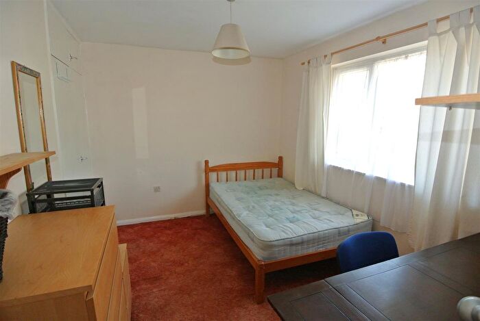 5 Bedroom End Of Terrace House To Rent In Cherrywood Avenue, Englefield Green, Egham, TW20