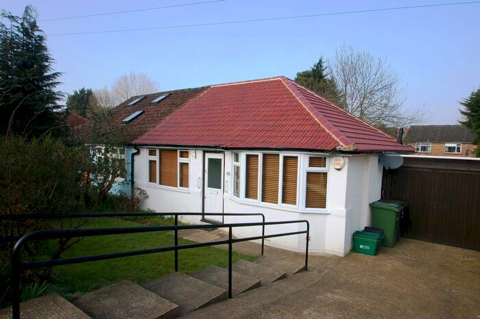 2 Bedroom Bungalow To Rent In Driftwood Avenue, St Albans AL2