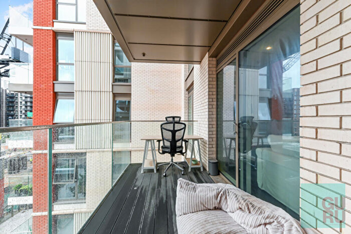 2 Bedroom Apartment To Rent In Lexington Gardens, London, SW11