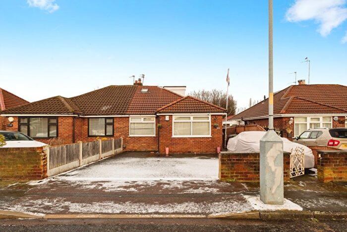 3 Bedroom Bungalow For Sale In Low Wood Road, Denton, Manchester, Greater Manchester, M34