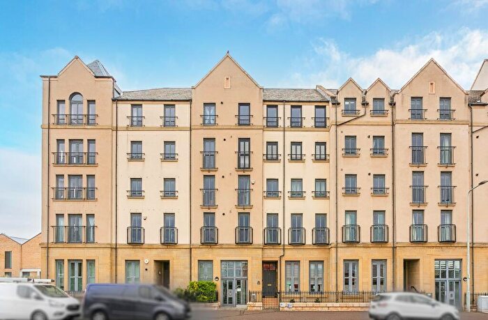 3 Bedroom Apartment For Sale In Newhaven Place, Edinburgh, EH6