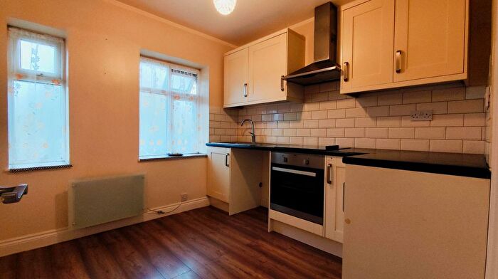 2 Bedroom Flat To Rent In Cyril Street, Abington, Northampton, NN1