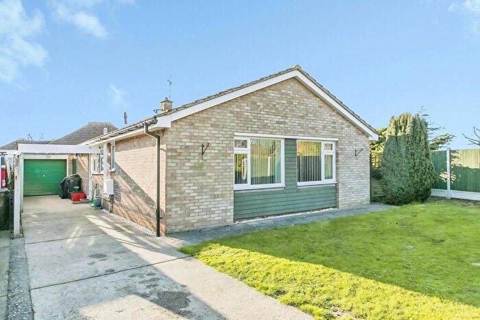 3 Bedroom Bungalow For Sale In Tunstall Close, St. Osyth, Clacton-on-Sea, Essex, CO16