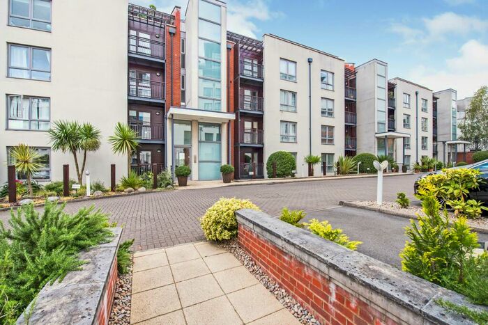 2 Bedroom Apartment To Rent In City Point, City Centre, NG1