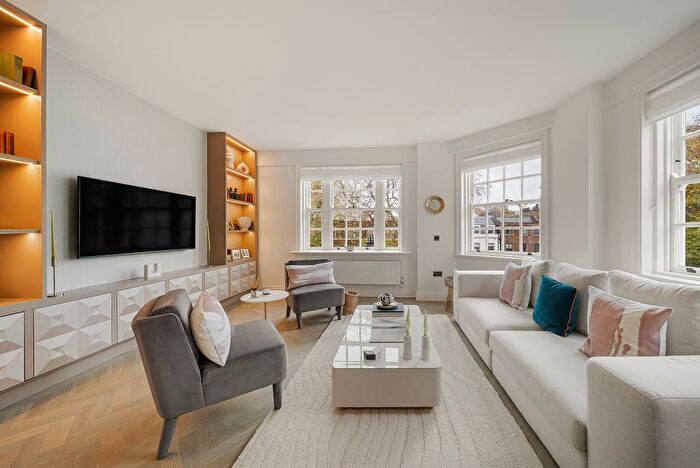 3 Bedroom Flat To Rent In Brompton Road, London, SW3